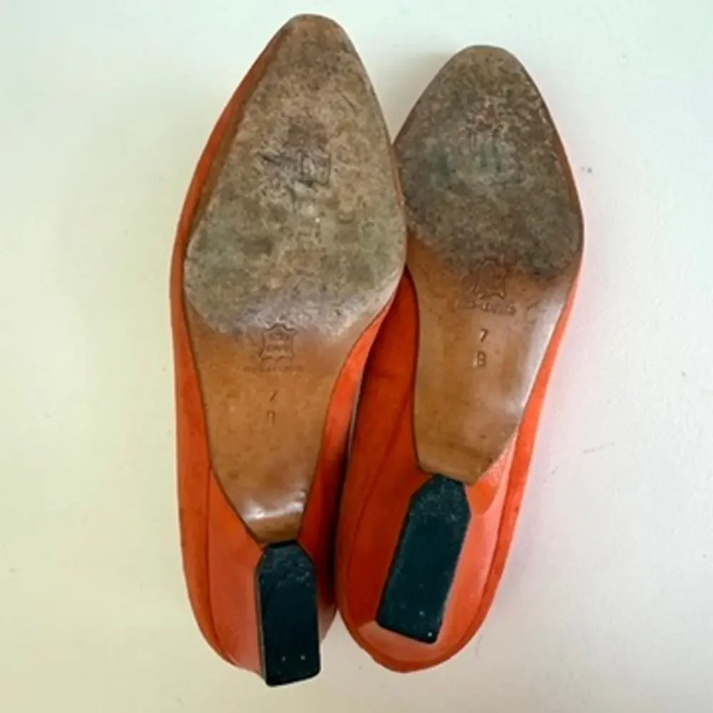 BRUNO MAGLI Suede Pumps Vibrant Orange Low Heel Made in Italy Vintage 7B Classic